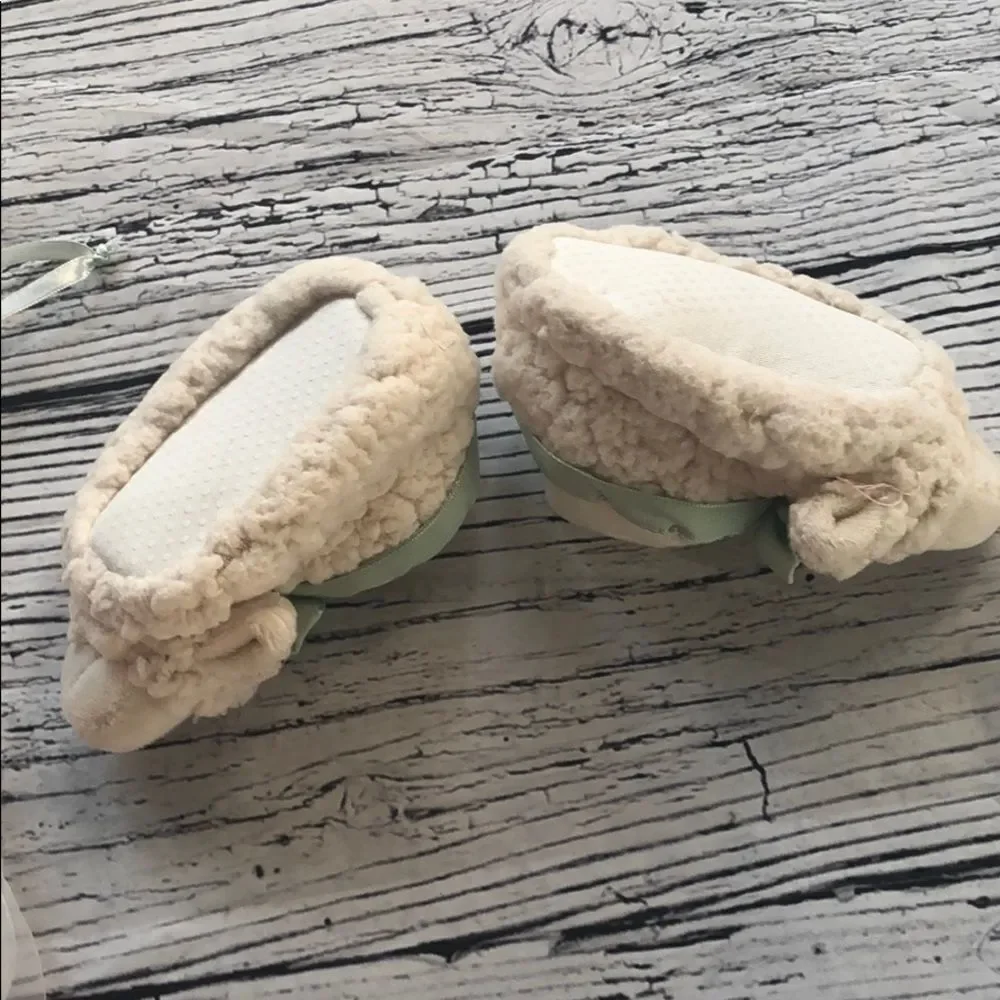 New warm and cozy lamb slippers 6-12 m